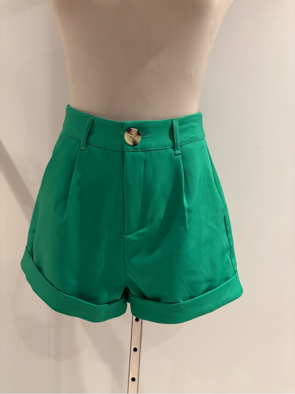 Streetwear Society High-Waist Cuffed Shorts in Emerald Green